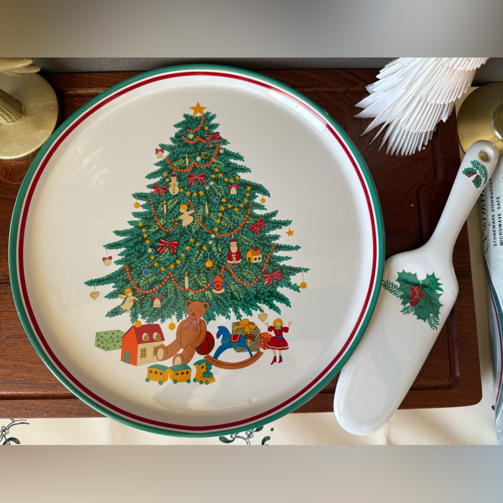 Vintage Signature Housewares Holiday Tree Design Cake Plate with Server